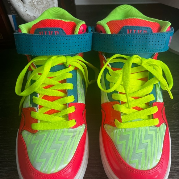 Nike Size 7 Womens Mogan Multicolor - Picture 2 of 4